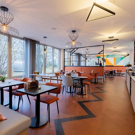 - The Niu, Blade By Ihg