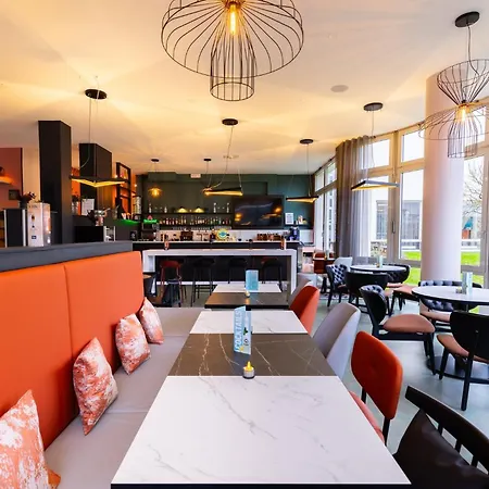 - The Niu, Blade By Ihg