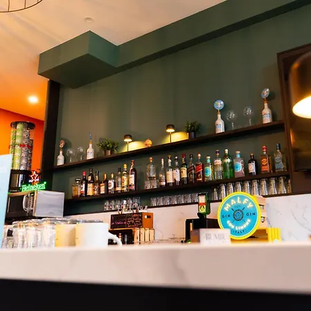 - The Niu, Blade By Ihg 졸링겐