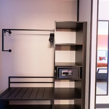 - The Niu, Blade By Ihg Hotel 4*