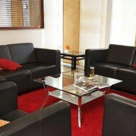 - The Niu, Blade By Ihg מלון
