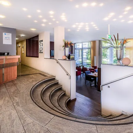 - The Niu, Blade By Ihg Otel