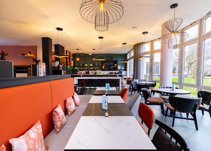 - The Niu, Blade By Ihg