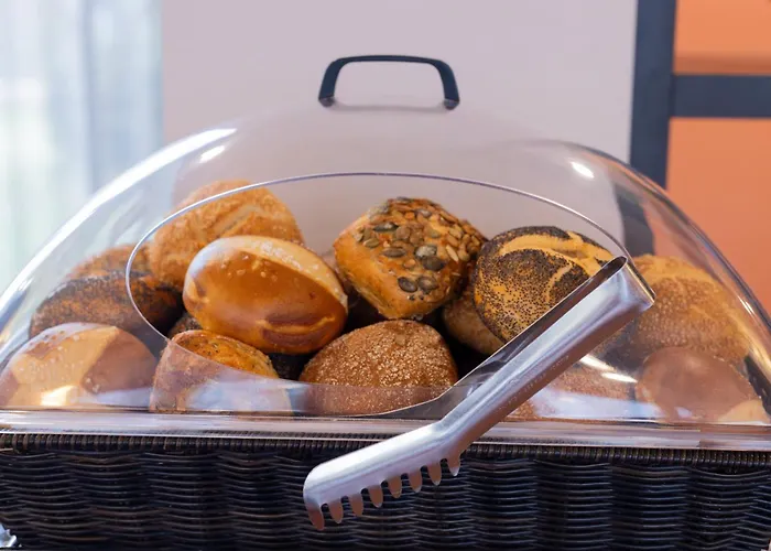 - The Niu, Blade By Ihg