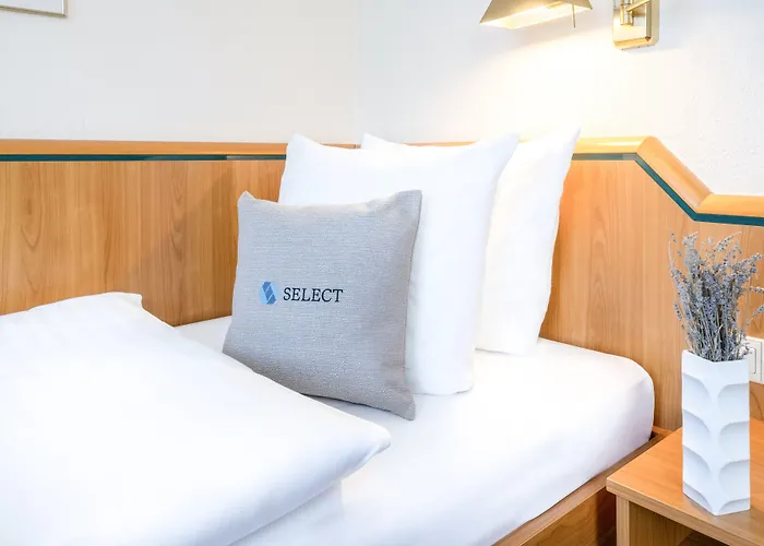 - The Niu, Blade By Ihg