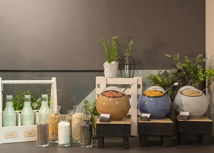 - The Niu, Blade By Ihg 4*