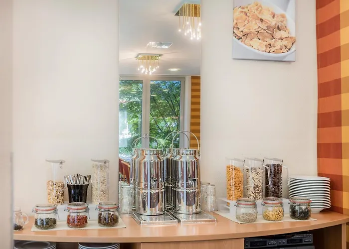 - The Niu, Blade By Ihg Hotel